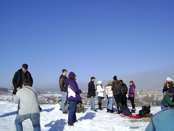 Наши студенты с гостями из Флориды, США на Лисьей горе играют в "снежки"